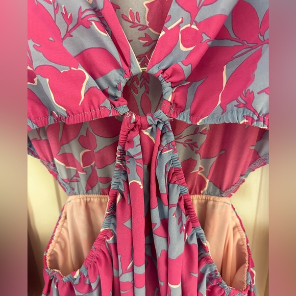 Meet me in Santorini cut out maxi dress. Size L/XL. TALL - Picture 5 of 8